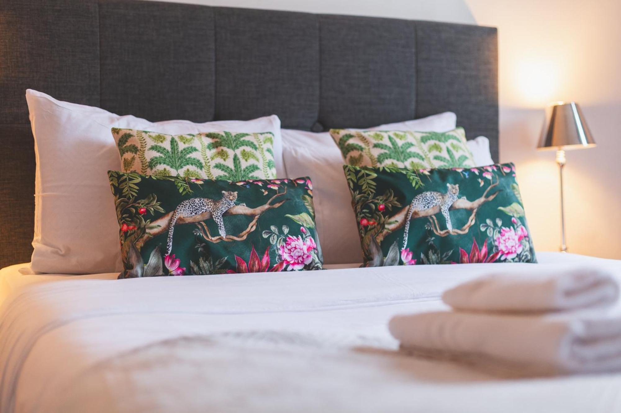 Hub Townhouse Apartment Лондон Екстериор снимка