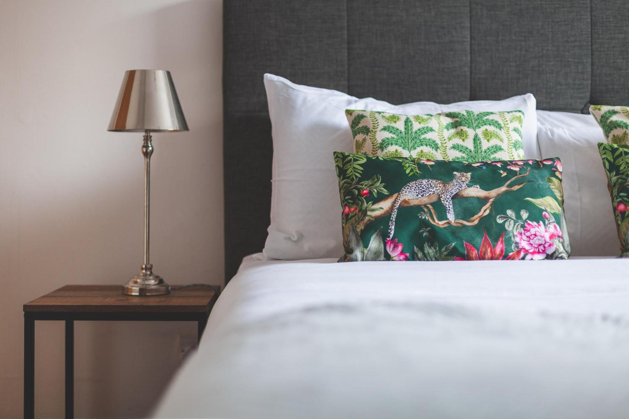 Hub Townhouse Apartment Лондон Екстериор снимка